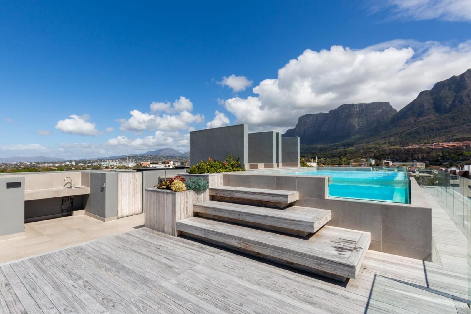 Rooftop Pool Balcony Parking Appartement